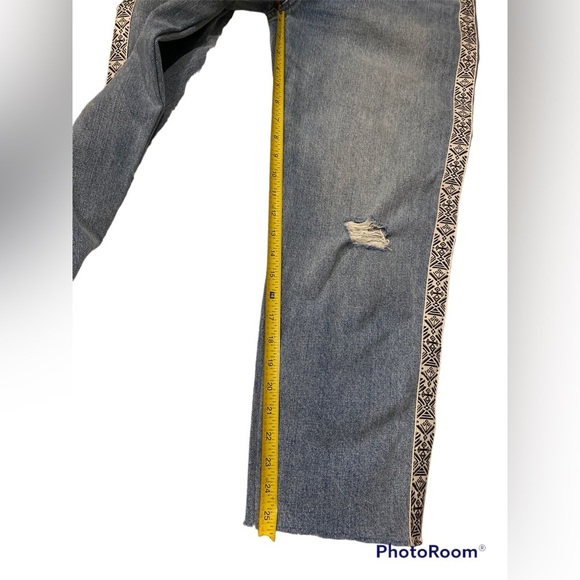 Lucky Brand Relaxed Taper Mom Jeans size 6/28 - Picture 8 of 8